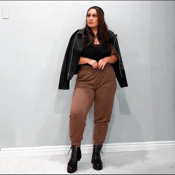 BELLA INFLUENCER ON INSTAGRAM: @shop.evelia.bella main image 5